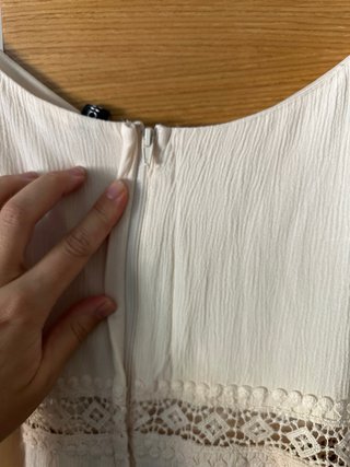Mono beige con encaje