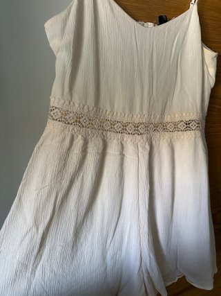 Mono beige con encaje