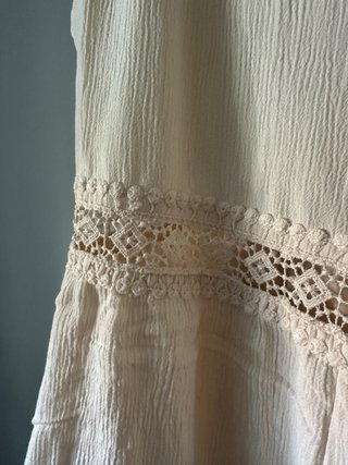 Mono beige con encaje