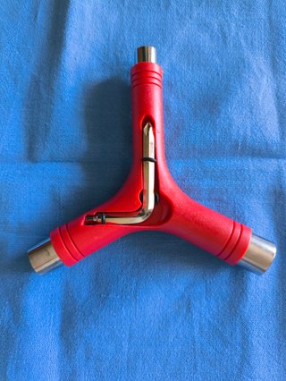 Herramienta Y-Tool Skate Multifunción y Troquel