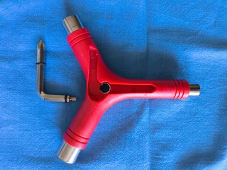Herramienta Y-Tool Skate Multifunción y Troquel