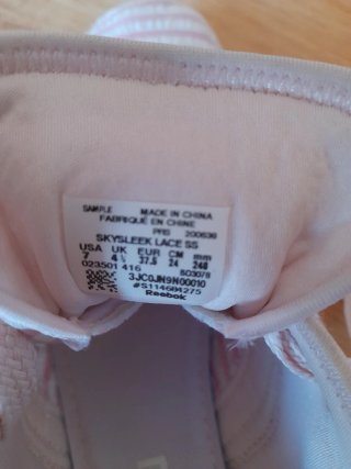 Zapatillas Reebok Rayas Rosas y Blancas