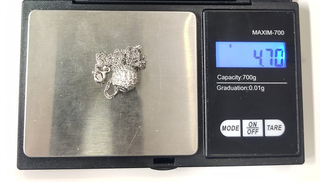 Cadena de oro blanco de 18k. Peso: 4.70gr.