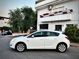 Opel Astra 2010