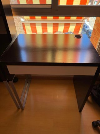 Escritorio Esquinero IKEA Micke Negro/Blanco