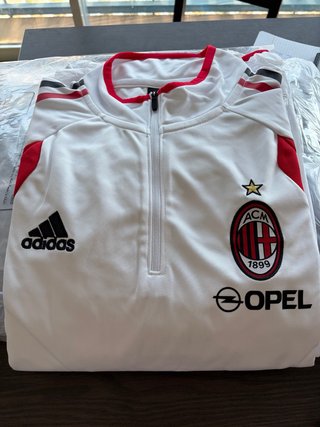 Camiseta deportiva, nueva