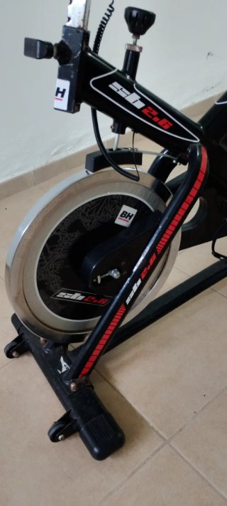 Bicicleta Spinning BH SB 2.6