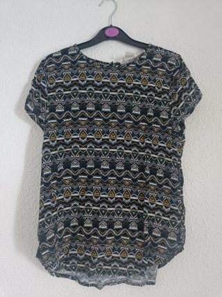 Blusa estampada geométrica