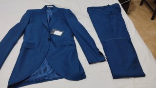 Traje azul nuevo