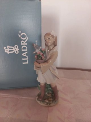Figura Lladró Melodía Matutina