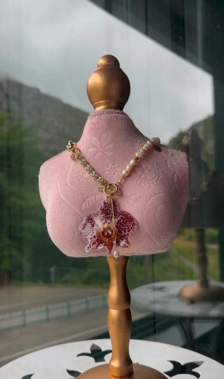 Lote de 2 collares de Orquídea Natural