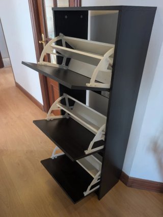 Zapatero Bissa Ikea negro-marrón