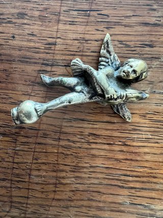 Querubín-Putto de Bronce con Delfín Antiguo