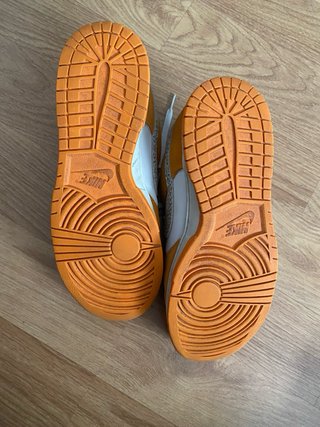 Zapatillas Nike Dunk Low Naranja y Blanco