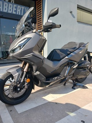 Honda ADV 350 Gris