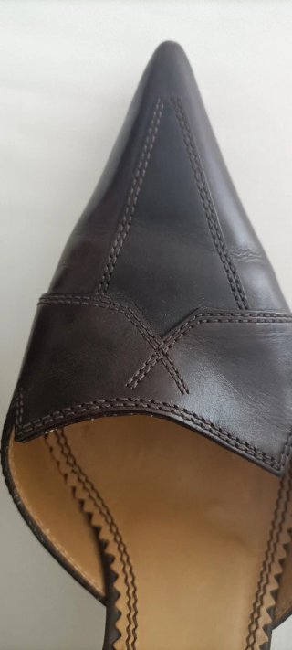 Yves Saint Laurent Slingbacks Negro/Marrón