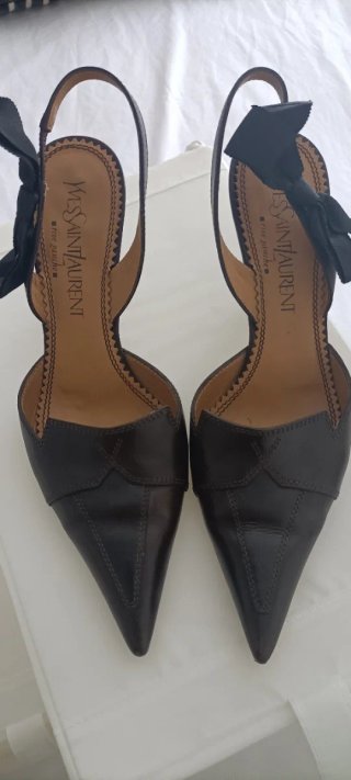 Yves Saint Laurent Slingbacks Negro/Marrón