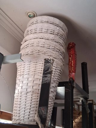 Canastas de mimbre blancas apilables