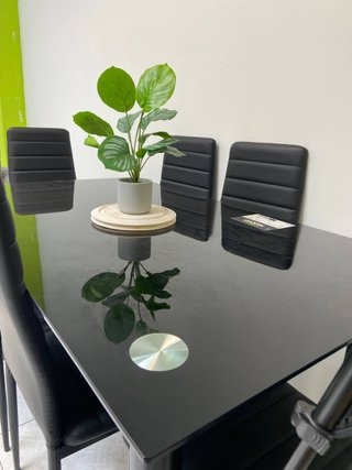 Mesa cristal negro + 6 sillas polipiel NUEVA