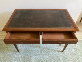 Escritorio antiguo madera y piel