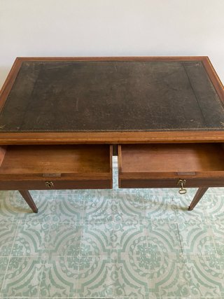 Escritorio antiguo madera y piel