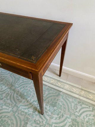 Escritorio antiguo madera y piel