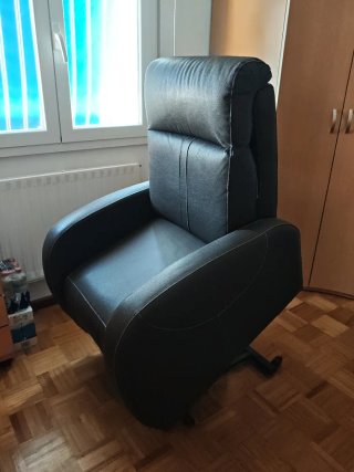 Butaca eléctrica reclinable polipiel marrón
