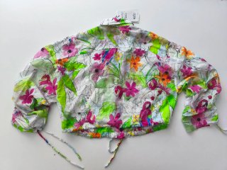 Blusa floral manga corta con lazada