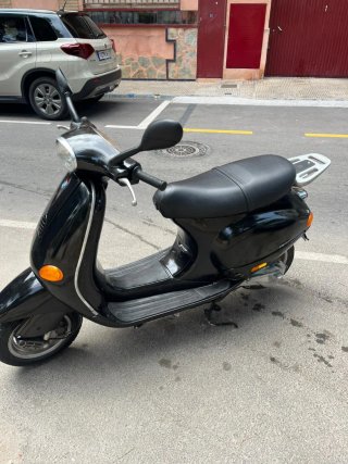 Vespa ET2 50cc Scooter Negra