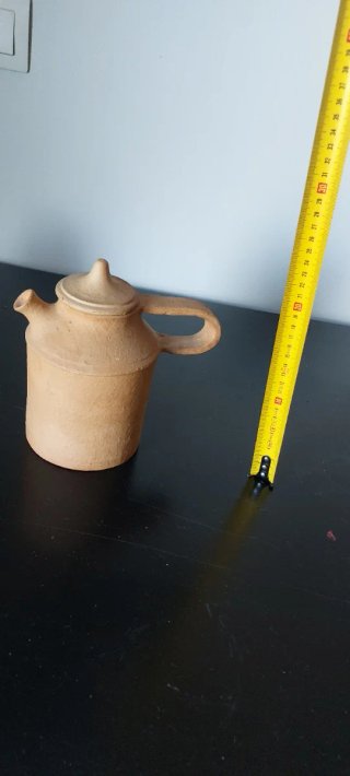 Jarrón de cerámica beige