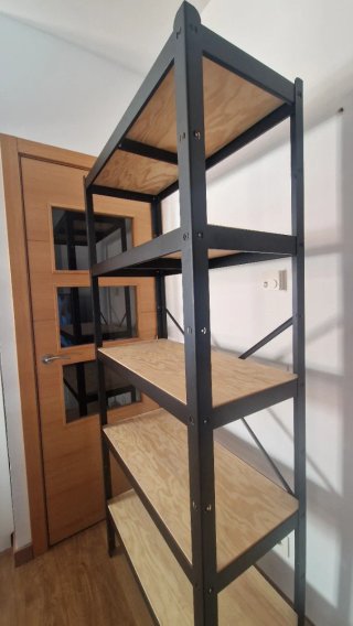 Estantería Bror - Metálica negra y madera