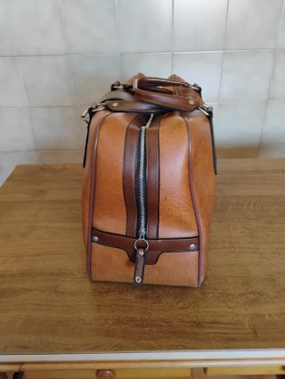 Bolso de viaje de cuero marrón