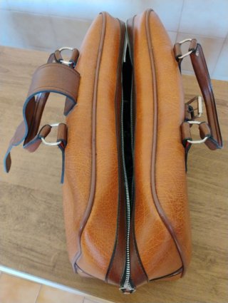 Bolso de viaje de cuero marrón