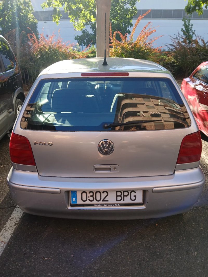 Volkswagen Polo 2002 - foto 1