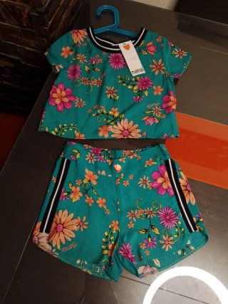 Conjunto niña floral