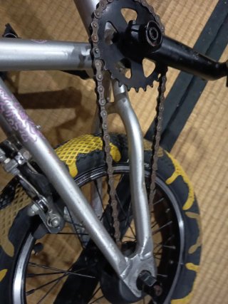 Bicicleta BMX cul 14.  Rueda trasera 32 radio