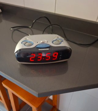 Radio Despertador Thomson