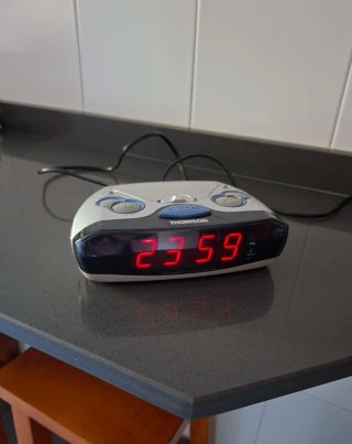 Radio Despertador Thomson