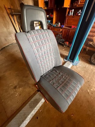 Asiento de coche c15 con diseño a cuadros