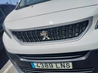 Peugeot Traveller 2021