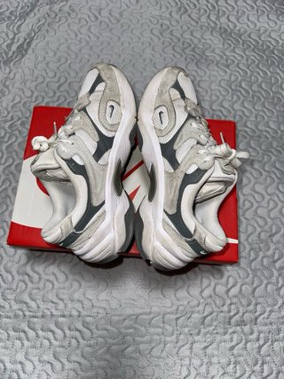 Nike Al8 Mujer Gris y Blanco