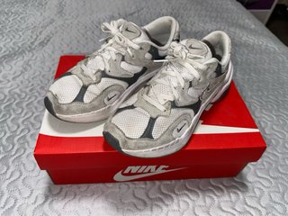 Nike Al8 Mujer Gris y Blanco