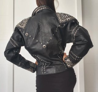 Chaqueta cuero tachuelas vintage 80s