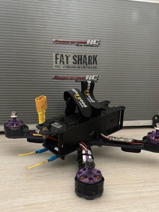 Dron FPV Eachine Wizzard X220 + Emisora + Gafas