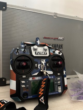Dron FPV Eachine Wizzard X220 + Emisora + Gafas