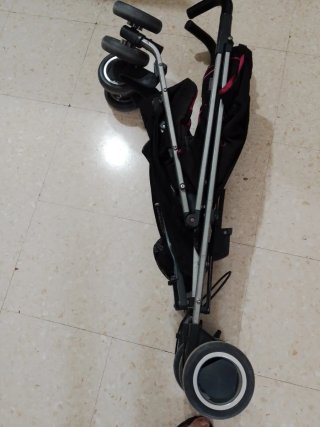 Passeggino Cybex rosa e nero