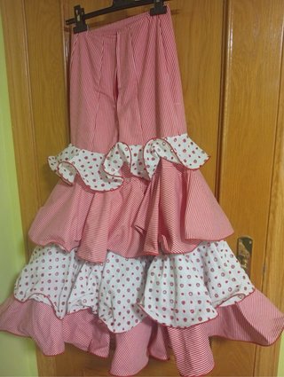 Falda flamenca volantes rojo y blanco