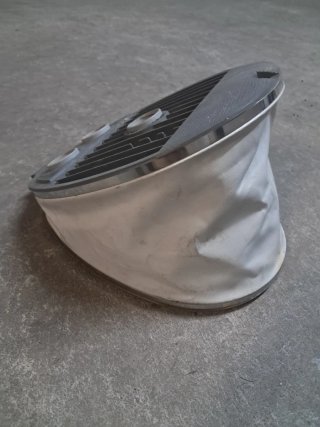 Inflador de pie gris con manguera