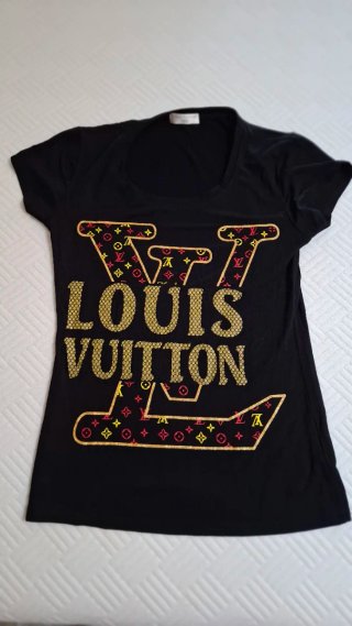 T-shirt Louis Vuitton nera con logo multicolore