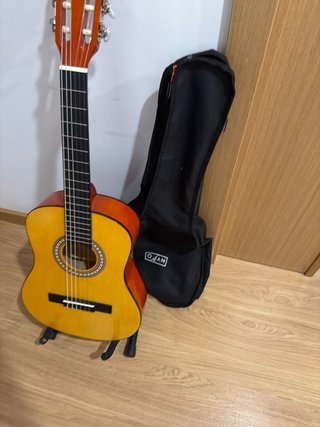 Guitarra Clásica Infantil 1/2 con funda propia